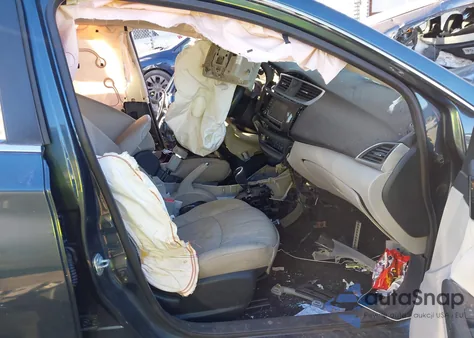 2017 Nissan Sentra Sv z USA, uszkodzony, nr VIN 3N1AB7AP5HY217521